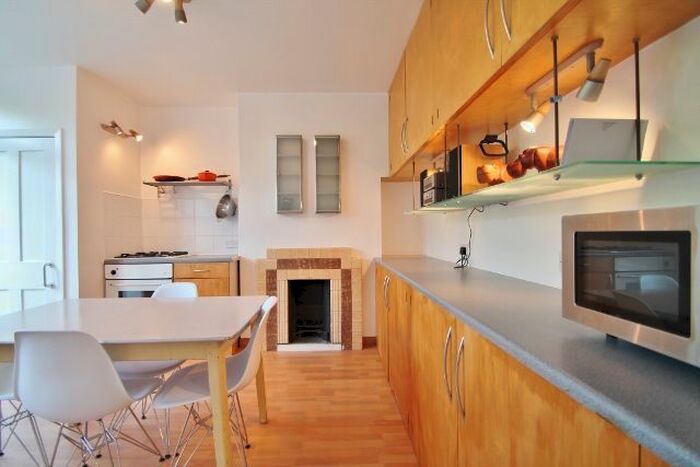 3 Bedroom Terraced House To Rent In Southcroft Road, London, SW17