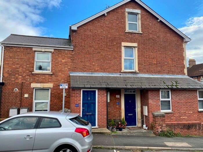 2 Bedroom Maisonette To Rent In Greenway Avenue, Taunton, TA2