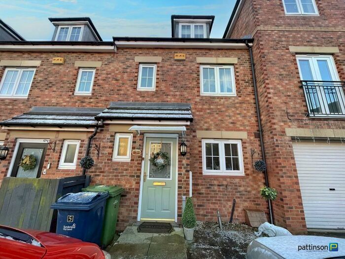 4 Bedroom Town House To Rent In Lakeside Gardens, Washington, Tyne And Wear, NE38