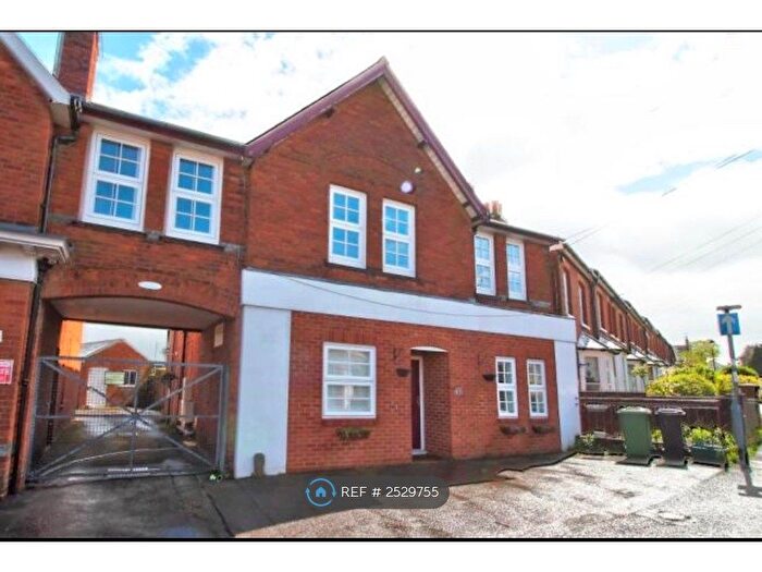 2 Bedroom Maisonette To Rent In Queens Road, Basingstoke, RG21