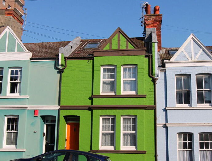 2 Bedroom Terraced House For Sale In Brighton, BN2