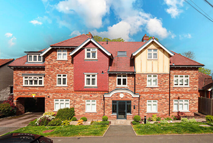 2 Bedroom Flat For Sale In St Margarets Court, Harpenden, Hertfordshire, AL5