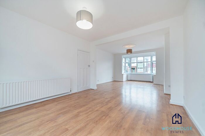 3 Bedroom Semi-Detached House To Rent In Arlington Road, London, N14