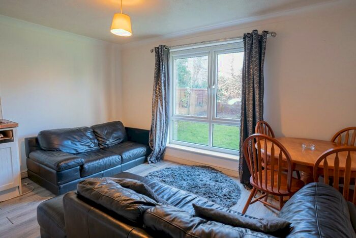 2 Bedroom Ground Flat To Rent In Highfield South, Birkenhead, Wirral, Merseyside, CH42