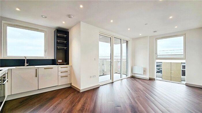 2 Bedroom Flat To Rent In Eden Grove, Staines-Upon-Thames, Surrey, TW18