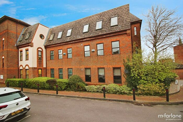 2 Bedroom Flat To Rent In Little London Court, Swindon, SN1