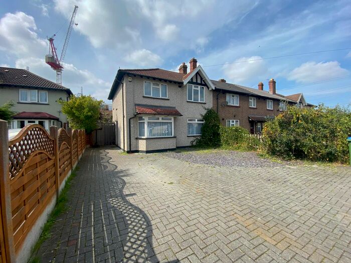 3 Bedroom End Of Terrace House To Rent In Eltham Green Road, London, SE9