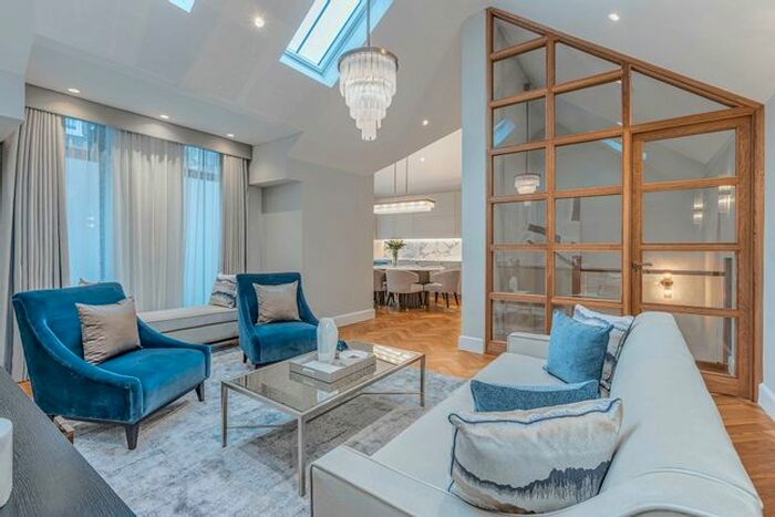 4 Bedroom Mews To Rent In Wimpole Street, London, W1G