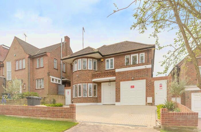 5 Bedroom Property To Rent In Crooked Usage, Finchley, London, N3