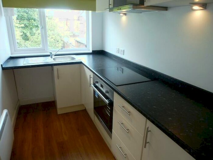 1 Bedroom Flat To Rent In College Street, NG10