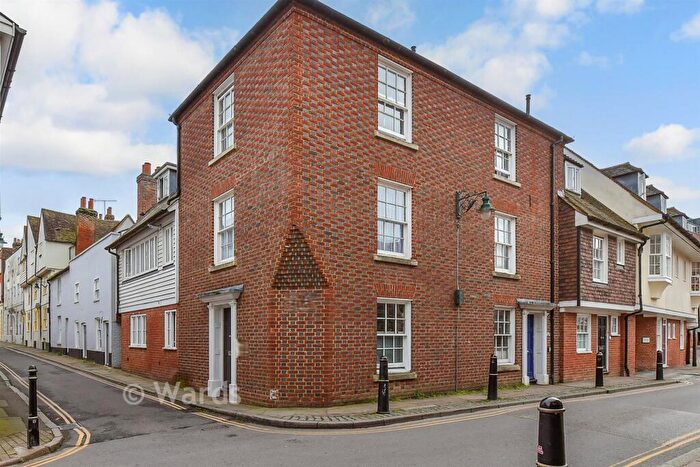 2 Bedroom Flat For Sale In Stour Street, Canterbury, Kent, CT1