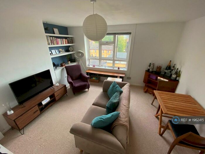 2 Bedroom Maisonette To Rent In Moelwyn Hughes Court, London, N7