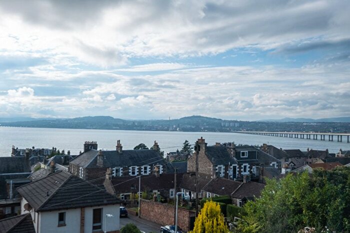 2 Bedroom Flat To Rent In Queen Street, Newport-On-Tay, Fife, DD6