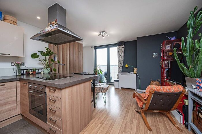 Studio To Rent In Homerton Road, Hackney, London, E9