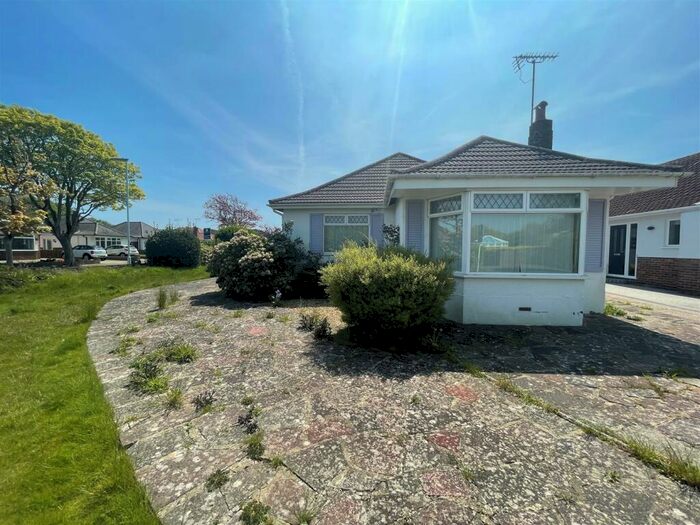 3 Bedroom Detached Bungalow To Rent In Thakeham Drive, Goring-By-Sea, Worthing, BN12