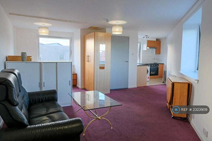 Studio To Rent In Blackfriars Road, Glasgow, G1