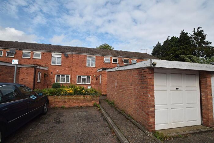 5 Bedroom Terraced House To Rent In Bosanquet Close, Uxbridge, UB8