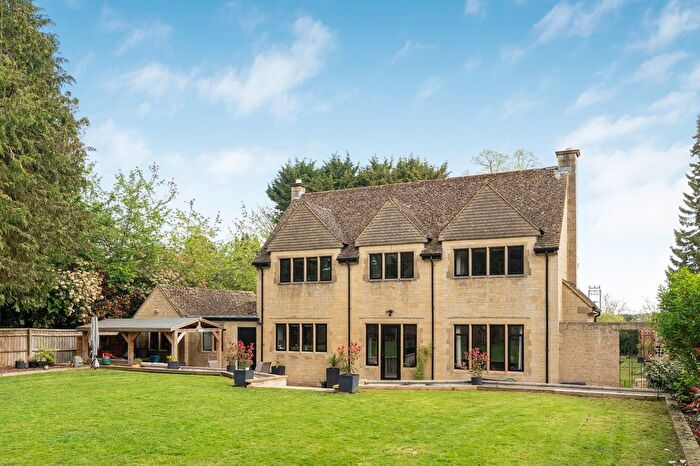 4 Bedroom Detached House For Sale In Somerford Road, Cirencester, Gloucestershire, GL7