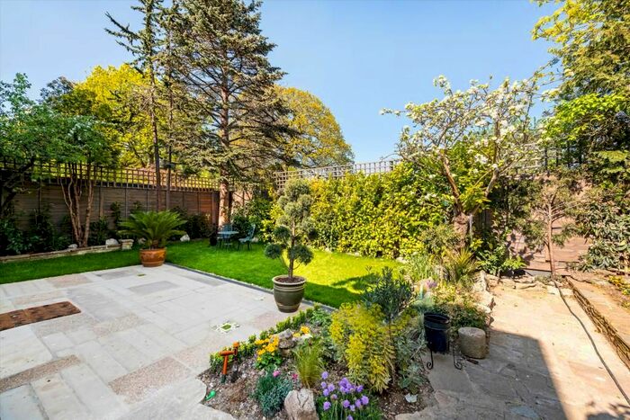 4 Bedroom Flat To Rent In Great North Road, Highgate, N6