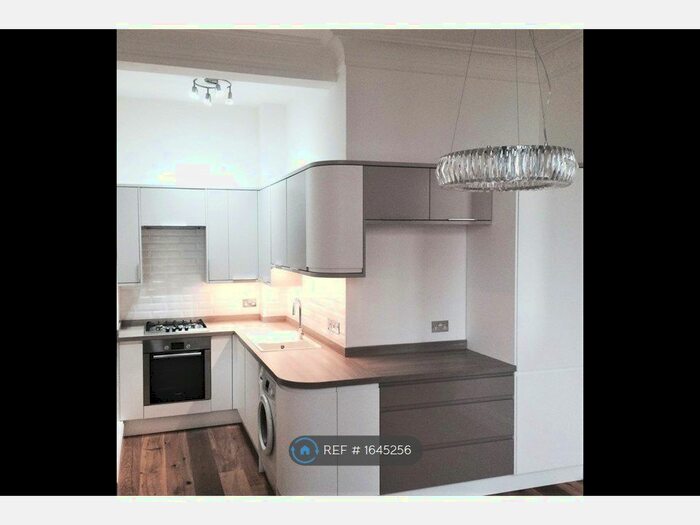 1 Bedroom Flat To Rent In Uxbridge Road, Kingston Upon Thames, KT1