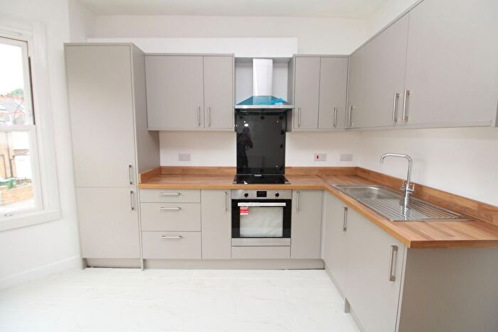 3 Bedroom Flat To Rent In Swallowfield Road, Charlton, SE7