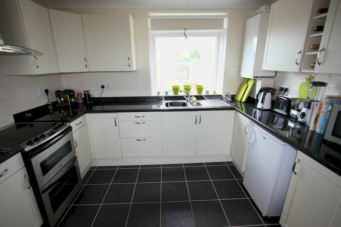 1 Bedroom Flat To Rent In Quarry Close, Handbridge, Chester, CH4