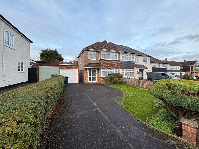 3 Bedroom Property To Rent In Melvyn Close, Goffs Oak, Waltham Cross, EN7