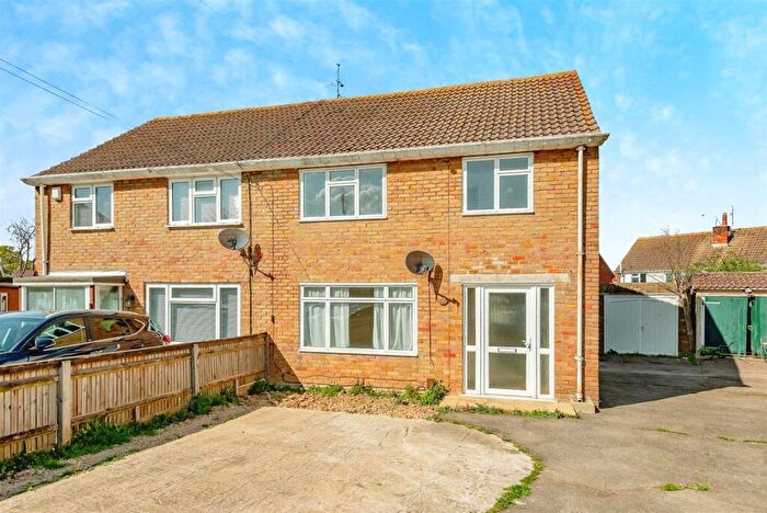 3 Bedroom House To Rent In Coombe Close, Crawley, RH11