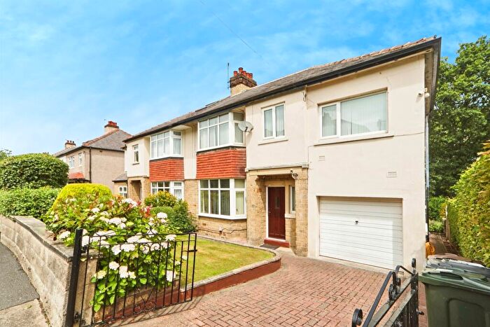 5 Bedroom Semi-Detached House For Sale In Lindisfarne Road, Shipley, BD18