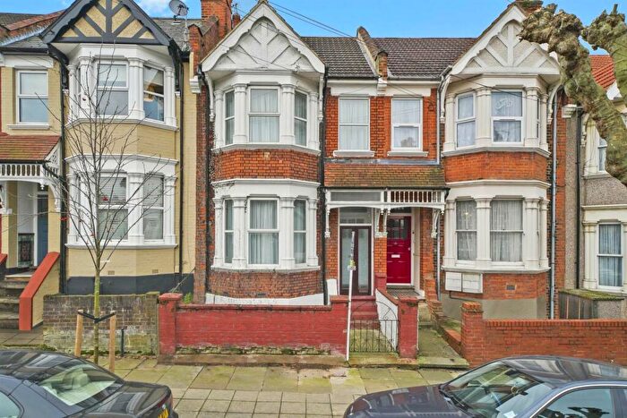 4 Bedroom Terraced House To Rent In Kings Road, Willesden, London, NW10