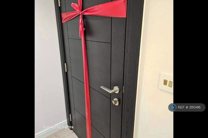 2 Bedroom Flat To Rent In Vermont House, London, EC1V