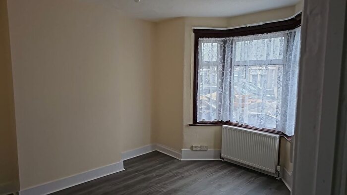4 Bedroom Terraced House To Rent In Harrow Road, Barking, IG11