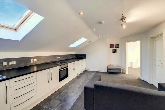 2 Bedroom Flat To Rent In Stile Hall Mansions, Wellesley Road, W4