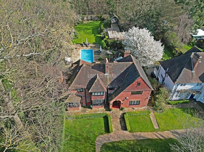 5 Bedroom Detached House For Sale In Winterstoke Gardens, Mill Hill, NW7