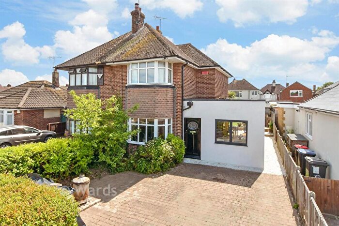 2 Bedroom Semi Detached House For Sale In Vale Road, Whitstable, Kent, CT5