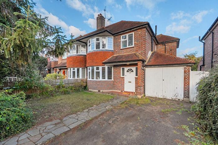 3 Bedroom Semi Detached House For Sale In Lauderdale Drive, Richmond, TW10