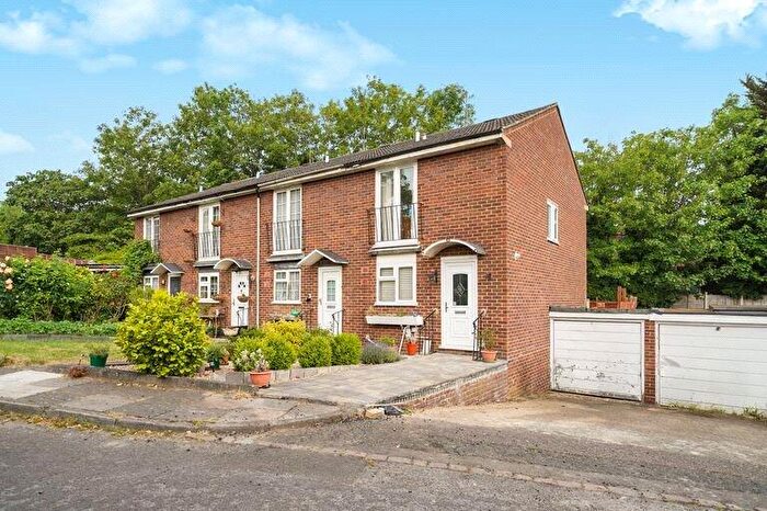 2 Bedroom End Of Terrace House For Sale In Pine Close, London, N14