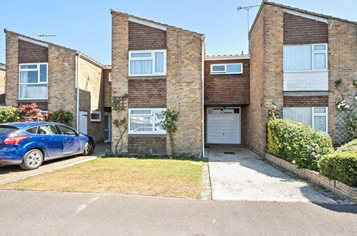 3 Bedroom Terraced House For Sale In Webb Close, Pagham, PO21