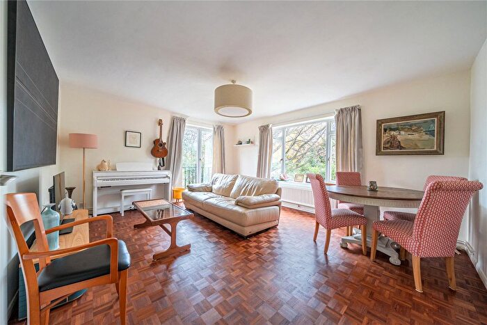 2 Bedroom Flat For Sale In The Knoll, Beckenham, BR3