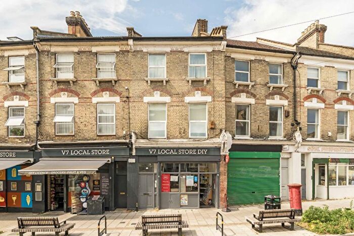 1 Bedroom Flat To Rent In Elm Park, Brixton, SW2