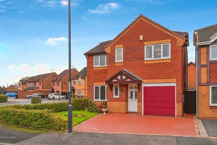 4 Bedroom Detached House For Sale In Monarch Drive, Oakwood, Derby, DE21