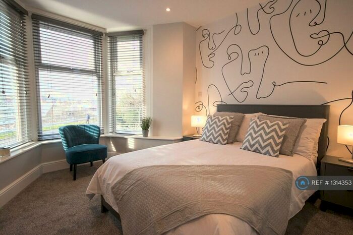 2 Bedroom Flat To Rent In Shrewsbury Road, Sheffield, S2