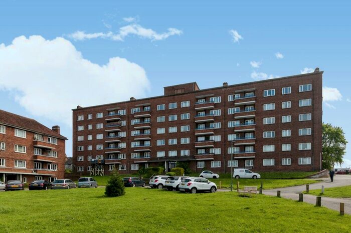 1 Bedroom Flat To Rent In Cambridge Gardens, Kingston Upon Thames, KT1