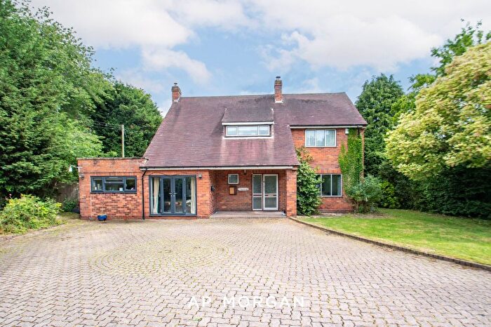 4 Bedroom Detached House For Sale In School Lane, Cutnall Green, Droitwich, Worcestershire, WR9