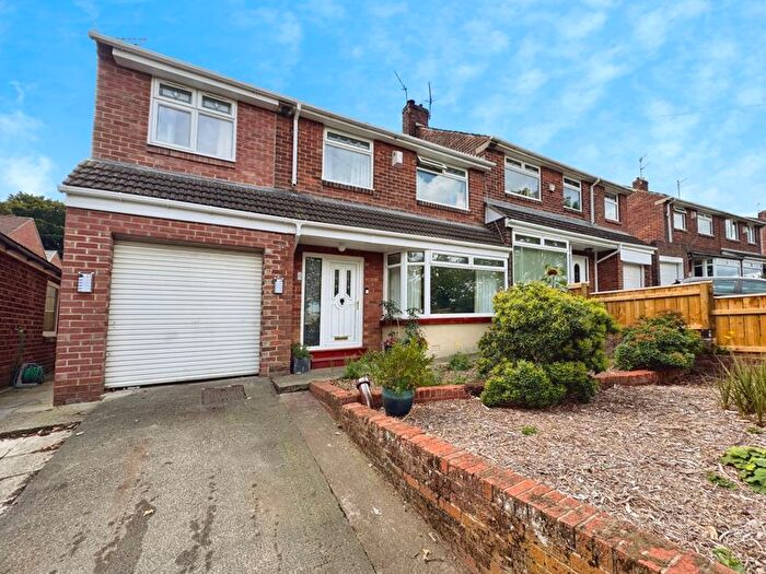 4 Bedroom Semi-detached House For Sale In Hall Park, Blaydon, NE21