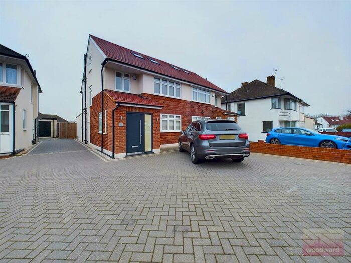 5 Bedroom House To Rent In Branksome Way, Harrow, HA3