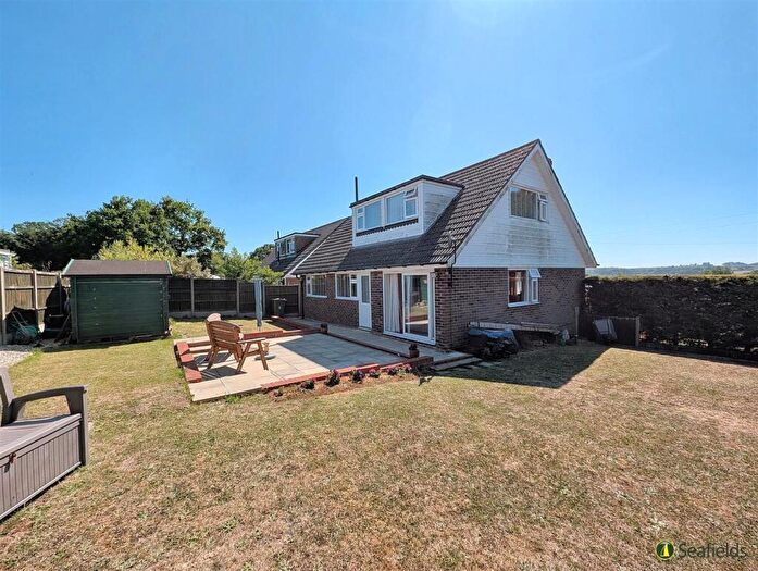 3 Bedroom Detached House For Sale In The Glade, Nettlestone, PO34