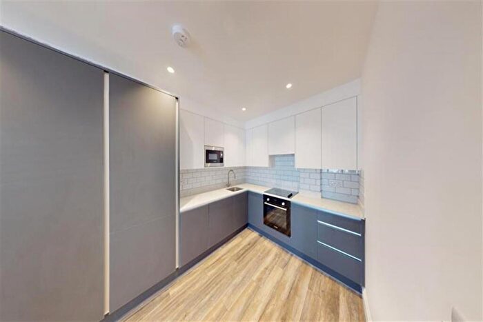 1 Bedroom Apartment To Rent In High Road, South Woodford, E18