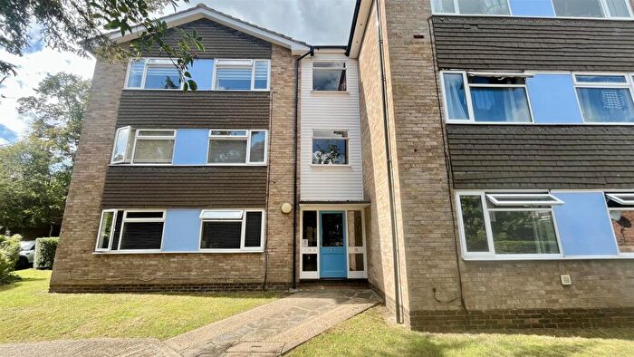 1 Bedroom Apartment To Rent In Park Hill, Carshalton, SM5