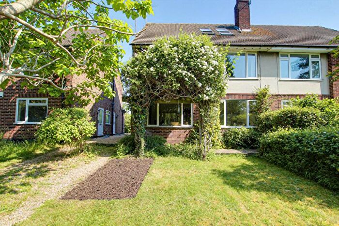 3 Bedroom Maisonette For Sale In Mill Green, Caversham, RG4